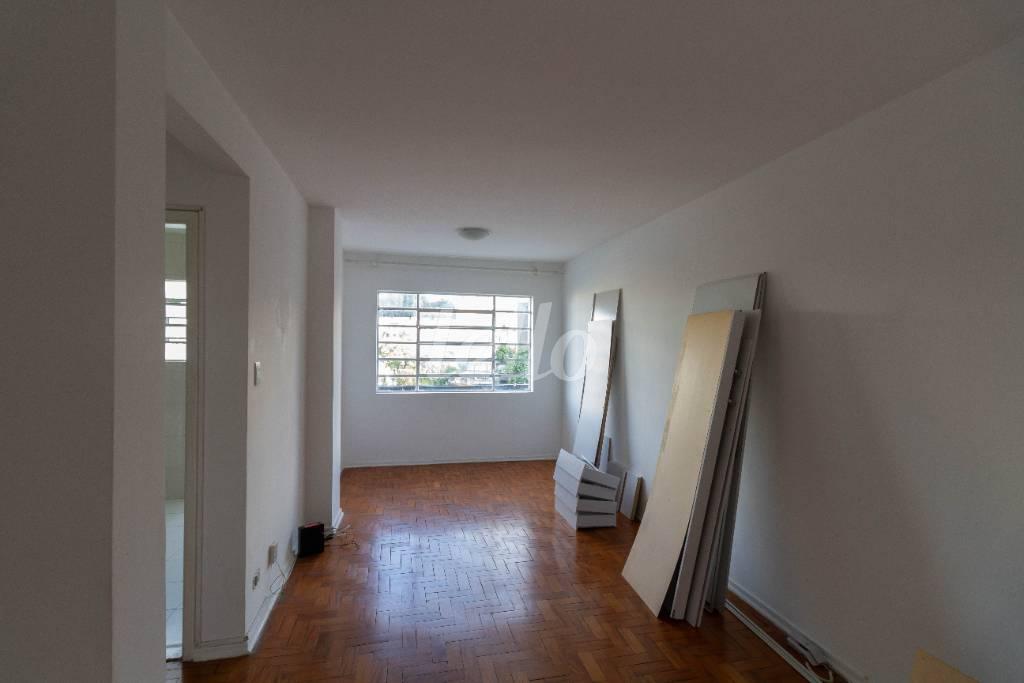STUDIO de Apartamento para alugar, Padrão com 32 m², 1 quarto e em Vila Mariana - São Paulo