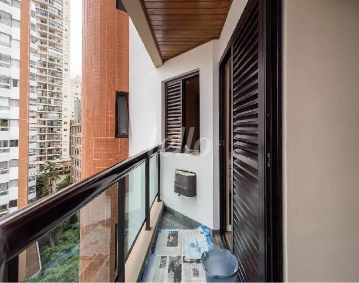 VARANDA de Apartamento para alugar, Padrão com 57 m², 1 quarto e 2 vagas em Pinheiros - São Paulo