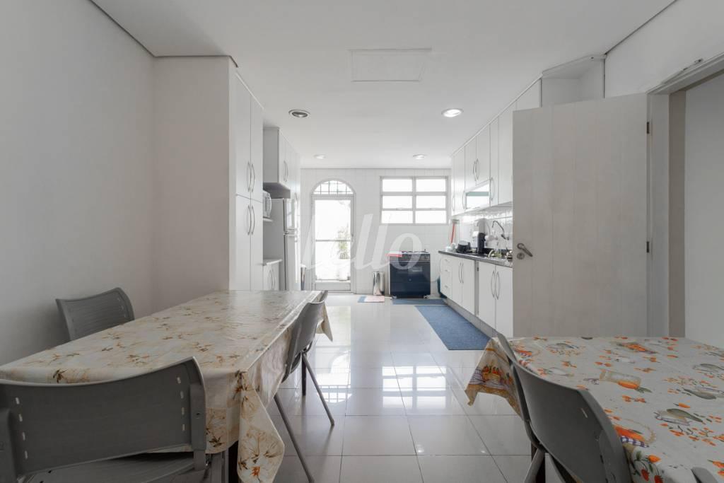 COZINHA de Casa para alugar, sobrado com 1250 m², e 20 vagas em Indianópolis - São Paulo