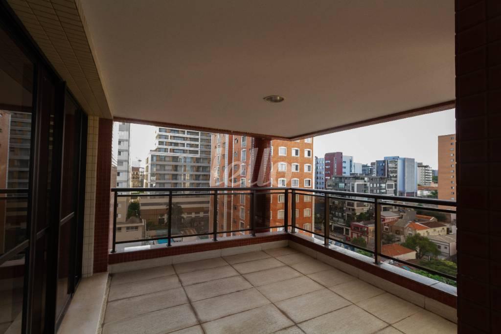 VARANDA DA SALA de Apartamento à venda, Padrão com 200 m², 4 quartos e 4 vagas em Vila Mariana - São Paulo