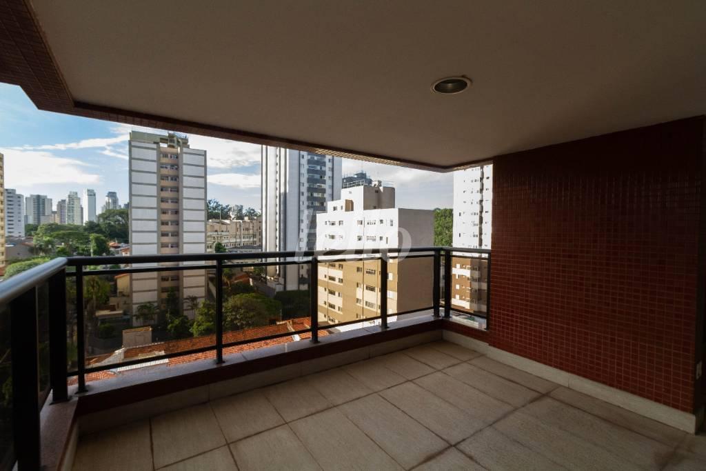 VARANDA DA SALA de Apartamento à venda, Padrão com 200 m², 4 quartos e 4 vagas em Vila Mariana - São Paulo