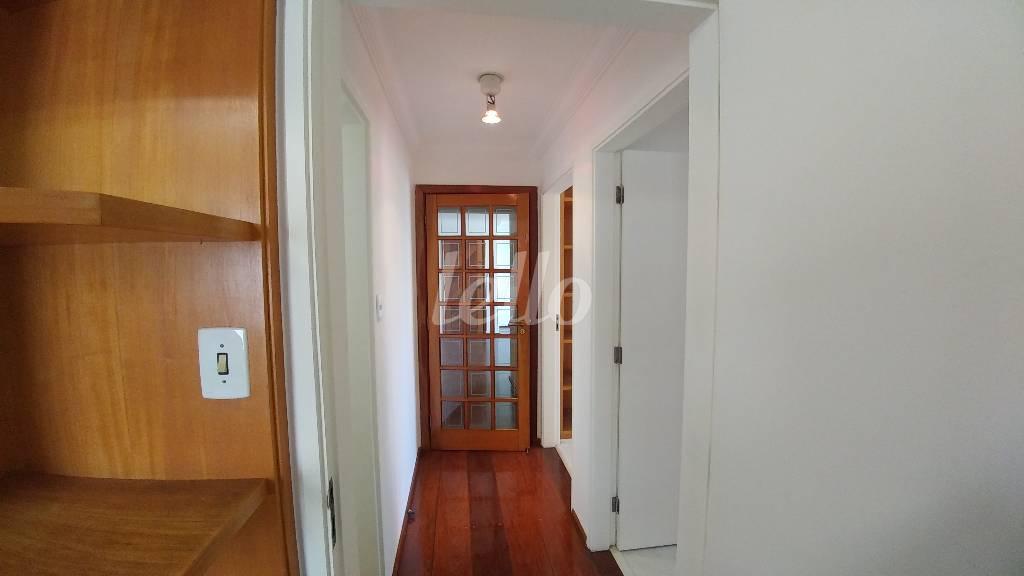 CORREDOR de Apartamento à venda, Padrão com 115 m², 3 quartos e 2 vagas em Indianópolis - São Paulo