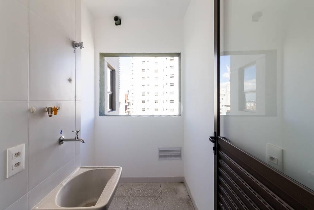 2AREA DE SERVIÇO de Apartamento para alugar, Padrão com 68 m², 2 quartos e 1 vaga em Sumarezinho - São Paulo