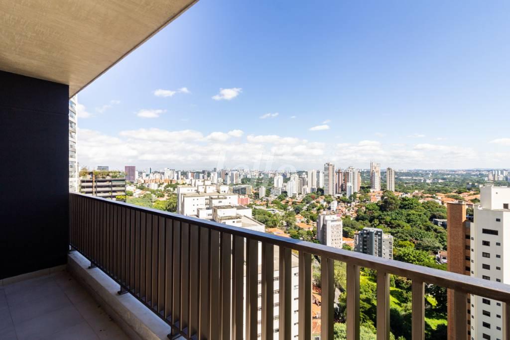 VARANDA de Apartamento à venda, Padrão com 68 m², 2 quartos e 1 vaga em Sumarezinho - São Paulo