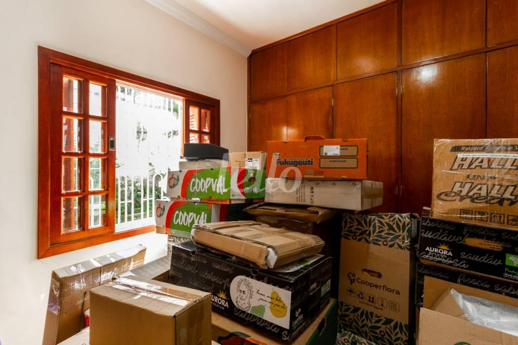 DORMITÓRIO 1 de Casa à venda, assobradada com 350 m², 4 quartos e 3 vagas em Jardim da Saúde - São Paulo