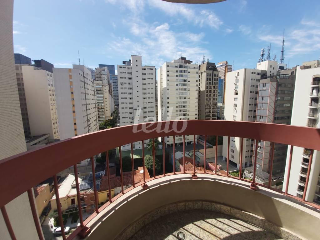 VARANDA SUITE de Apartamento à venda, Padrão com 151 m², 3 quartos e 3 vagas em Jardim Paulista - São Paulo
