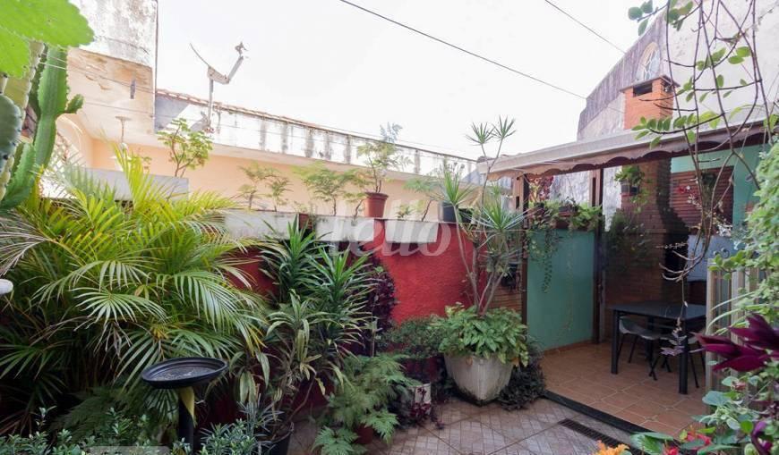 QUINTAL de Casa à venda, sobrado com 160 m², 3 quartos e 2 vagas em Indianópolis - São Paulo