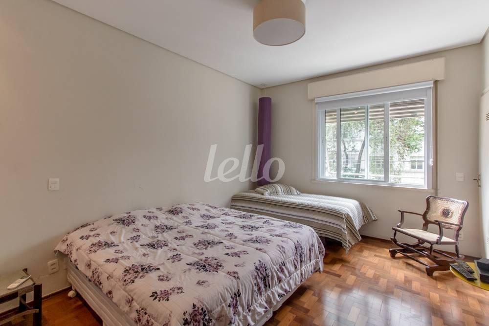 SUÍTE2 de Apartamento para alugar, Padrão com 240 m², 3 quartos e 1 vaga em Higienópolis - São Paulo