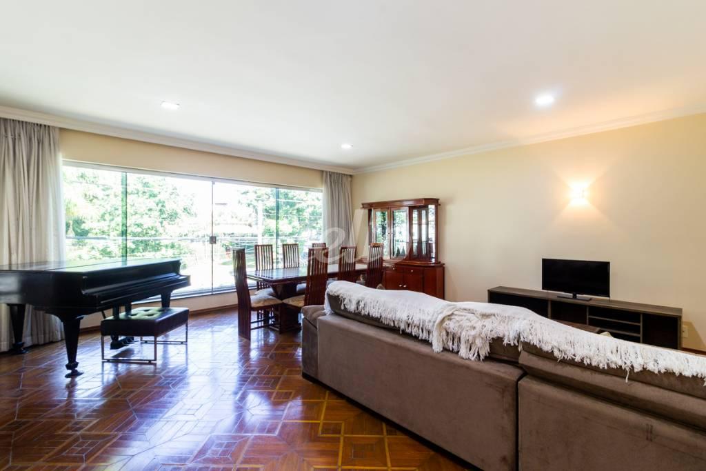 SALA de Casa à venda, assobradada com 350 m², 4 quartos e 3 vagas em Jardim da Saúde - São Paulo