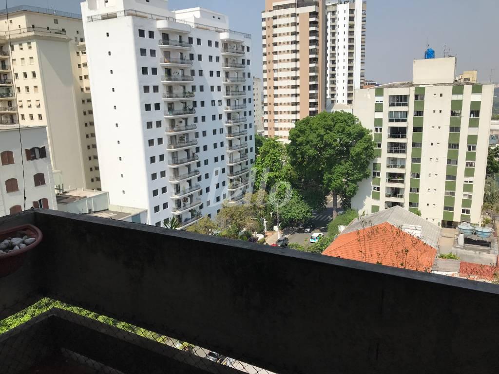 VISTA DA SACADA de Apartamento à venda, Padrão com 70 m², 2 quartos e 2 vagas em Sumarezinho - São Paulo