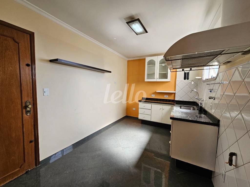 COZINHA de Apartamento para alugar, Padrão com 134 m², 3 quartos e 2 vagas em Vila Gomes Cardim - São Paulo
