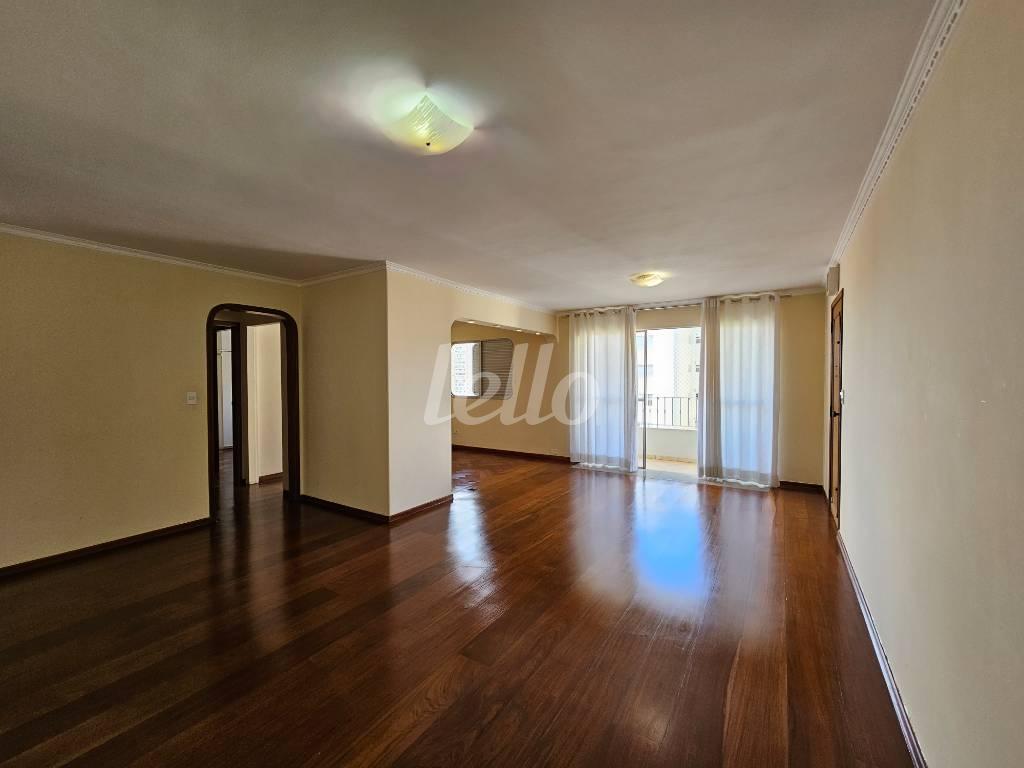 SALA de Apartamento para alugar, Padrão com 134 m², 3 quartos e 2 vagas em Vila Gomes Cardim - São Paulo