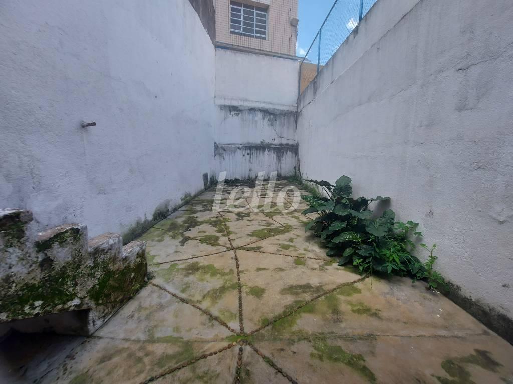 QUINTAL de Casa à venda, sobrado com 60 m², 3 quartos e 2 vagas em Vila Mazzei - São Paulo