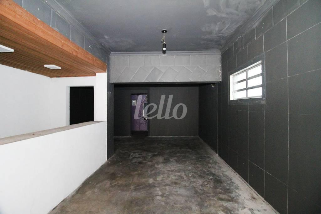 SALÃO de Casa à venda, térrea com 205 m², e 4 vagas em Mirandopolis - São Paulo