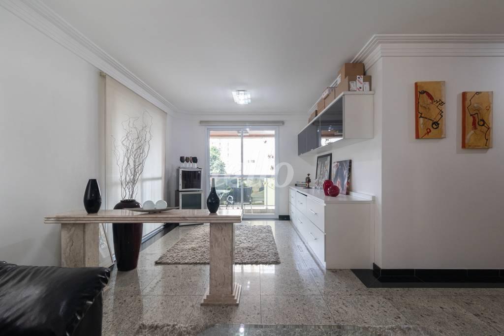 SALA PARA DOIS AMBIENTES de Apartamento à venda, Padrão com 155 m², 3 quartos e 3 vagas em Vila Regente Feijó - São Paulo