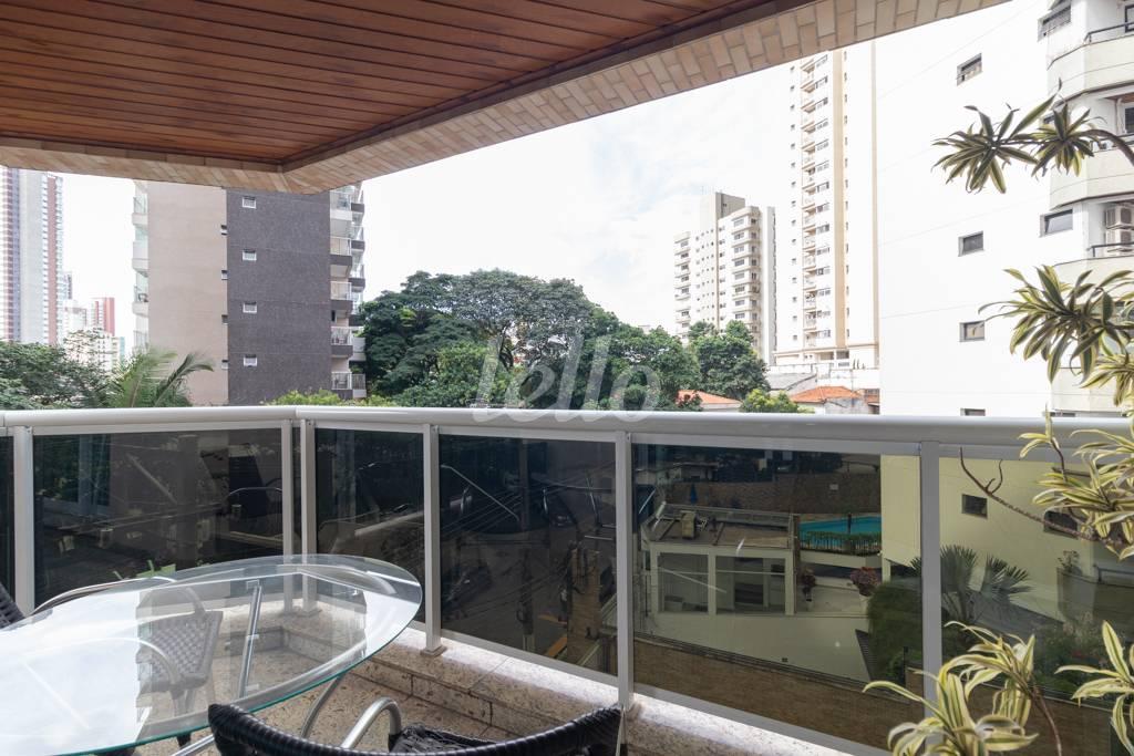 SACADA de Apartamento à venda, Padrão com 155 m², 3 quartos e 3 vagas em Vila Regente Feijó - São Paulo