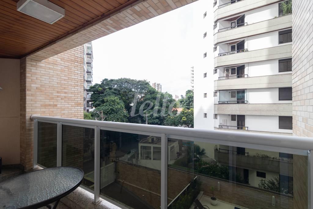 SACADA DA SUÍTE 1 de Apartamento à venda, Padrão com 155 m², 3 quartos e 3 vagas em Vila Regente Feijó - São Paulo