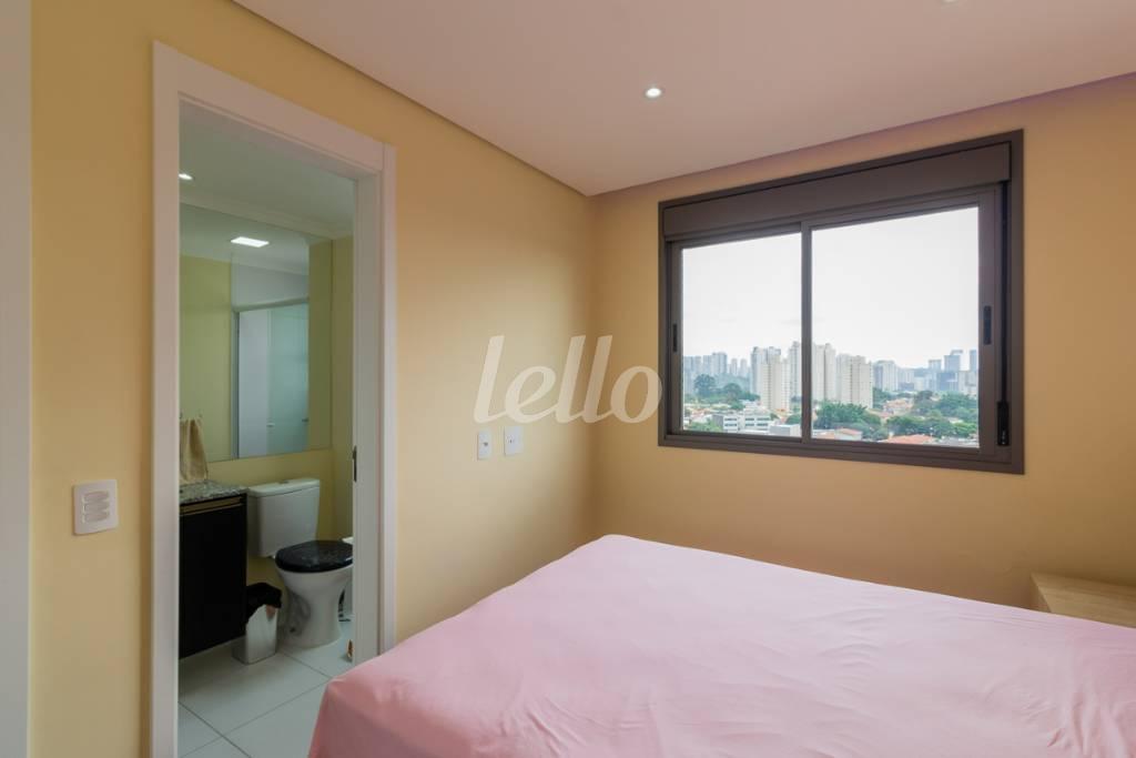 SUITE de Apartamento à venda, Padrão com 71 m², 2 quartos e 1 vaga em Santo Amaro - São Paulo