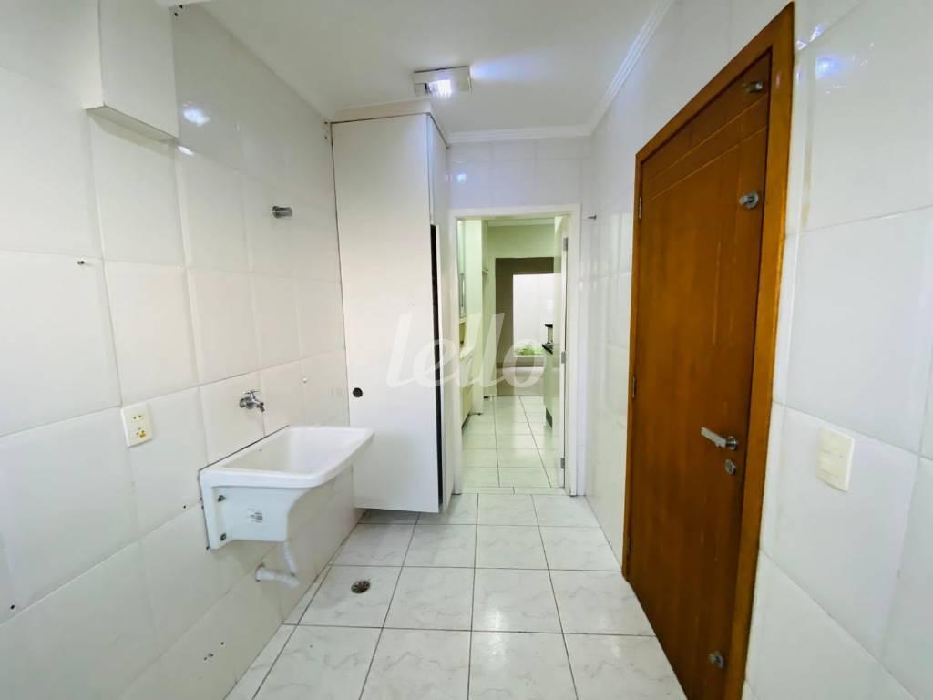 LAVANDERIA de Casa à venda, sobrado com 137 m², 3 quartos e 3 vagas em Vila Lea - Santo André