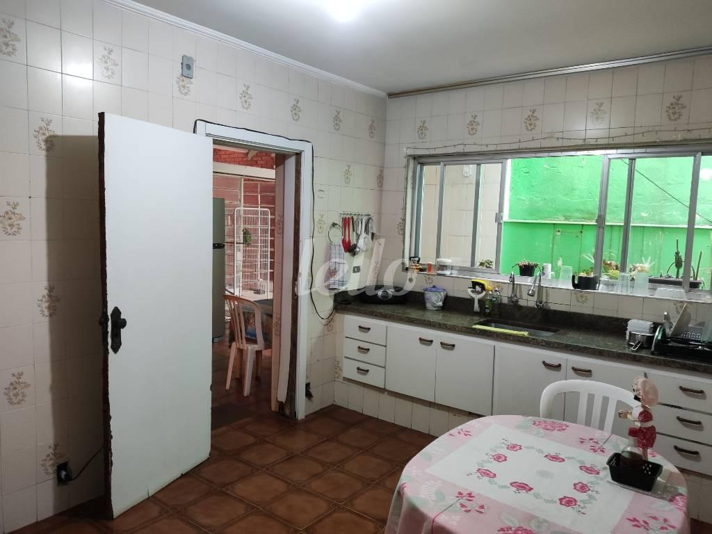 COZINHA de Casa à venda, sobrado com 288 m², 3 quartos e 3 vagas em Vila Santo Estevão - São Paulo