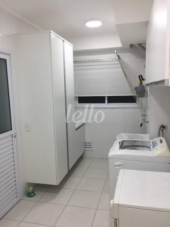 ÁREA DE SERVIÇO de Apartamento à venda, Padrão com 192 m², 3 quartos e 3 vagas em Vila Gilda - Santo André