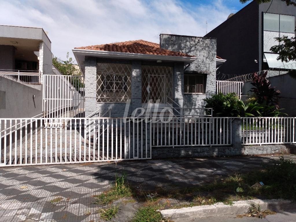 FACHADA de Casa para alugar, térrea com 234 m², e 10 vagas em Lapa - São Paulo