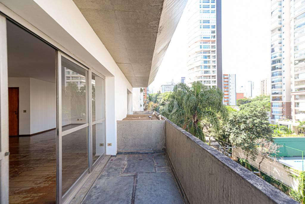 VARANDA de Apartamento à venda, Padrão com 304 m², 4 quartos e 3 vagas em Paraíso - São Paulo