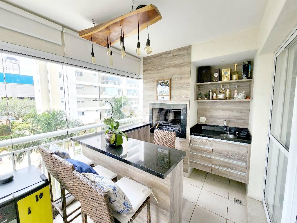 VARANDA GOURMET de Apartamento à venda, Padrão com 123 m², 3 quartos e 2 vagas em Vila Congonhas - São Paulo