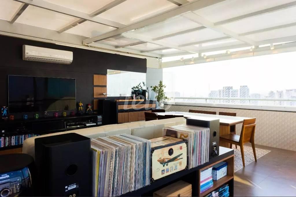 SALA TV de Apartamento à venda, Padrão com 130 m², 2 quartos e 2 vagas em Tatuapé - São Paulo