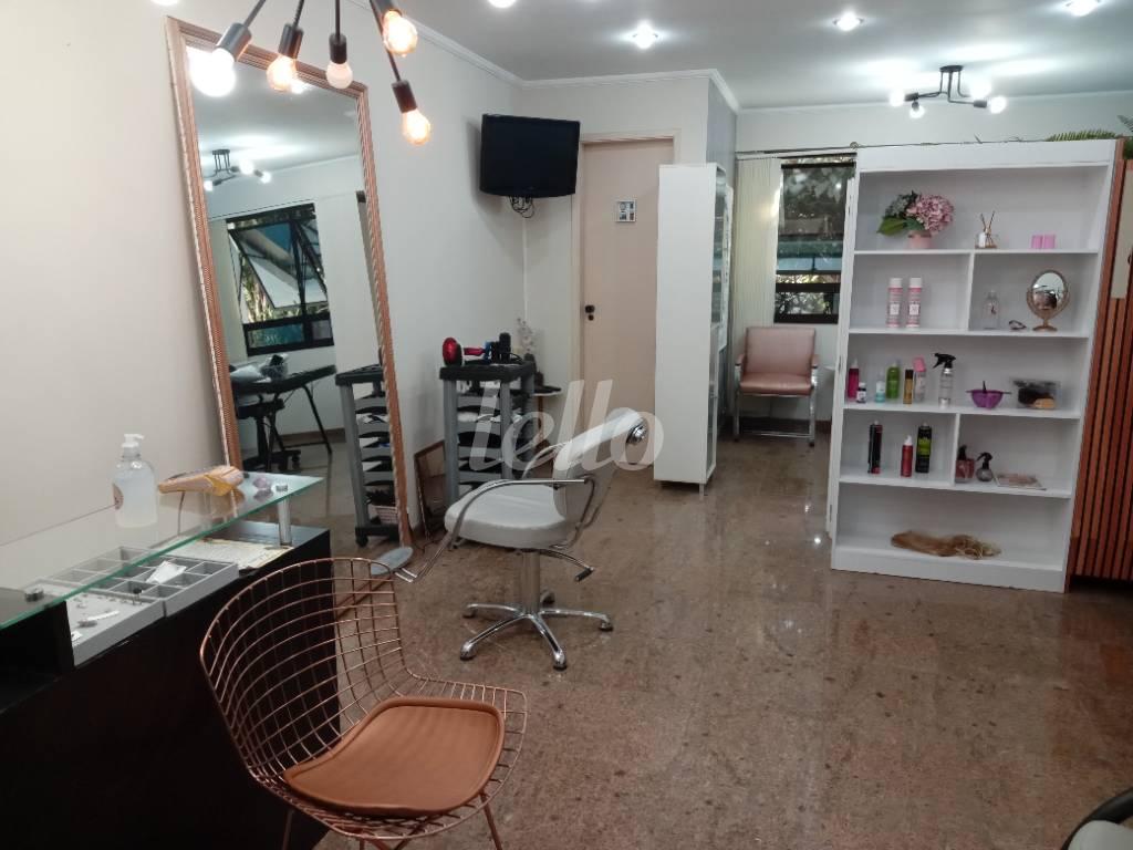 SALA de Sala / Conjunto à venda, Padrão com 40 m², e 1 vaga em Vila Mariana - São Paulo