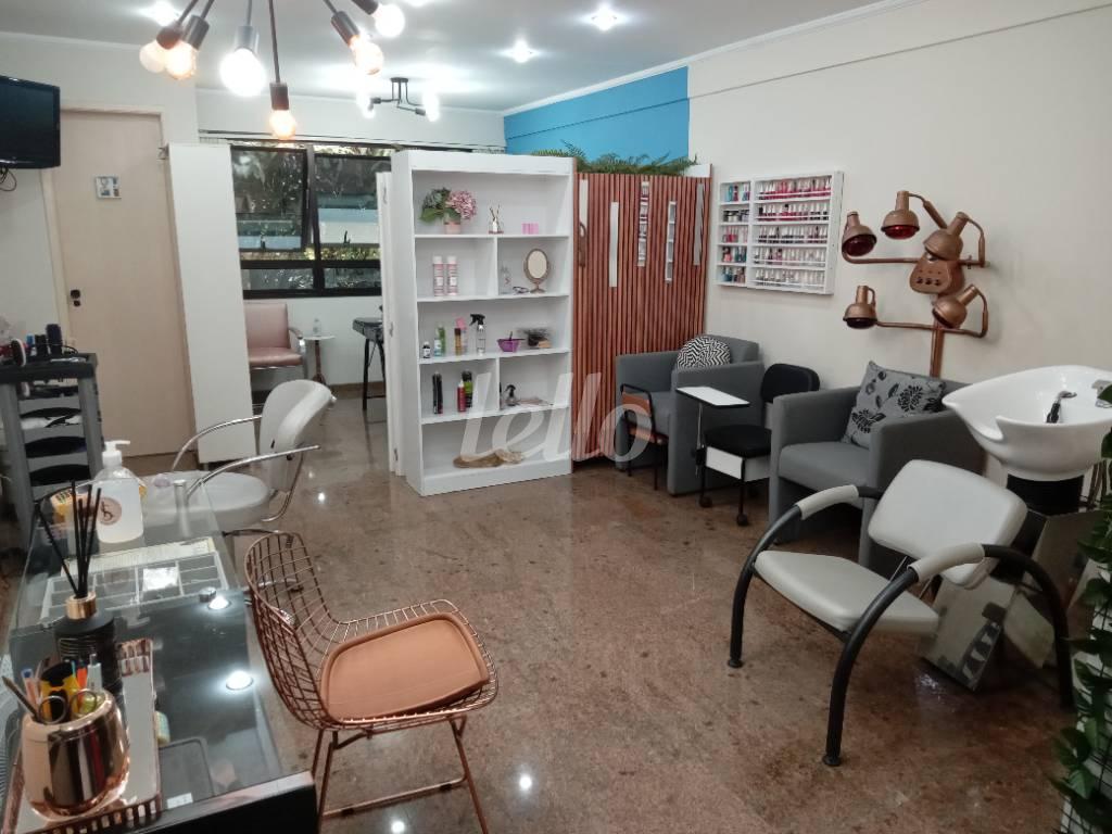 SALA de Sala / Conjunto à venda, Padrão com 40 m², e 1 vaga em Vila Mariana - São Paulo