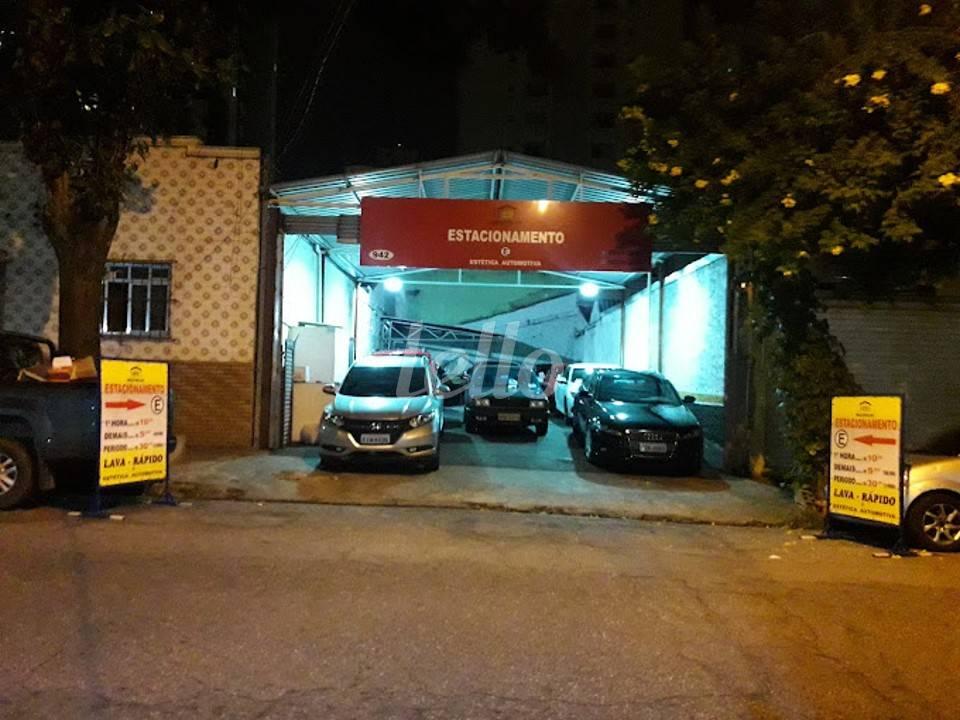 TERRENO de Área / Terreno para alugar, Padrão com 160 m², e em Vila Gomes Cardim - São Paulo