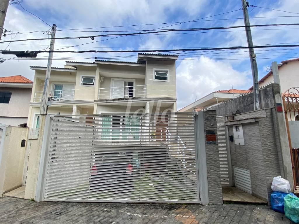 FACHADA de Casa à venda, sobrado com 186 m², 3 quartos e 3 vagas em Vila Irmãos Arnoni - São Paulo