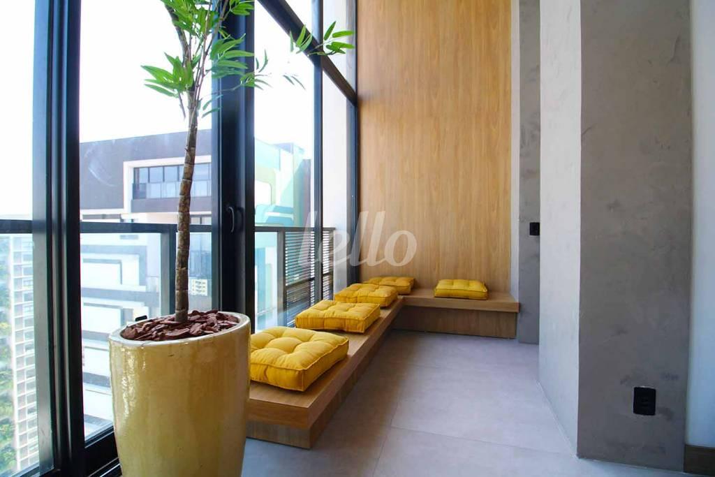 SALA de Apartamento à venda, cobertura - Padrão com 215 m², 3 quartos e 3 vagas em Vila Olímpia - São Paulo