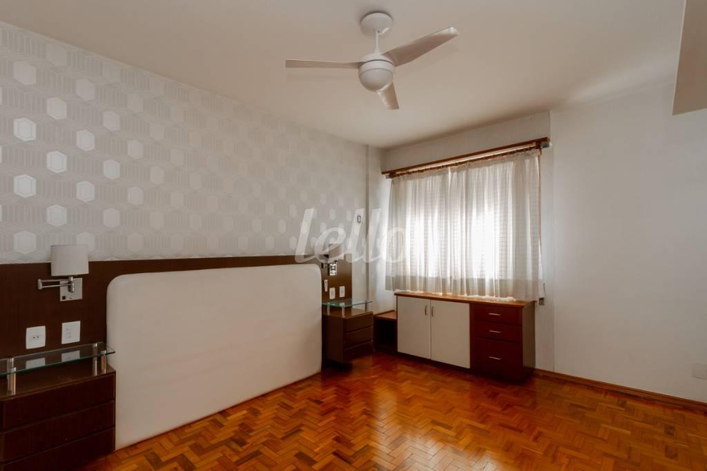 SUITE de Apartamento para alugar, Padrão com 160 m², 3 quartos e 2 vagas em Jardim Paulista - São Paulo