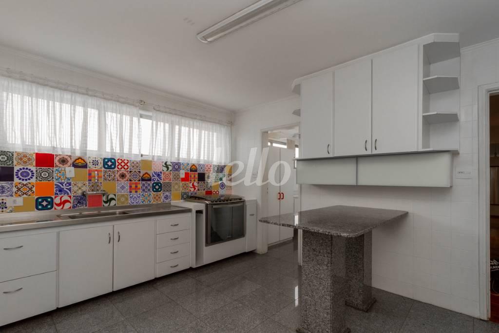 COZINHA de Apartamento para alugar, Padrão com 160 m², 3 quartos e 2 vagas em Jardim Paulista - São Paulo
