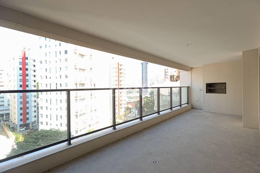 VARANDA de Apartamento à venda, Padrão com 145 m², 4 quartos e 2 vagas em Vila Mariana - São Paulo