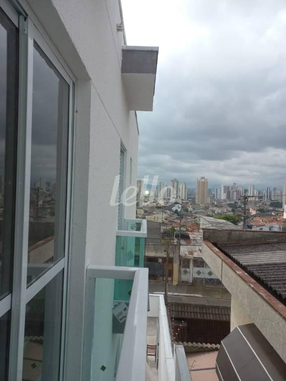 VISTA DA SACADA de Apartamento à venda, Padrão com 34 m², 1 quarto e em Vila Oratório - São Paulo