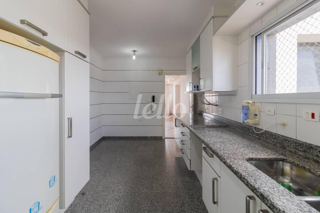 COZINHA de Apartamento à venda, cobertura - Padrão com 250 m², 3 quartos e 4 vagas em Vila Paulicéia - São Paulo