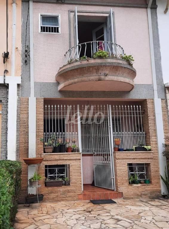 FACHADA de Casa à venda, sobrado com 100 m², 2 quartos e 1 vaga em Bela Vista - São Paulo