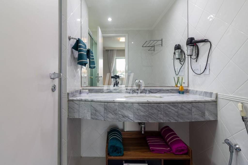 BANHEIRO de Apartamento para alugar, Padrão com 33 m², 1 quarto e 1 vaga em Pinheiros - São Paulo