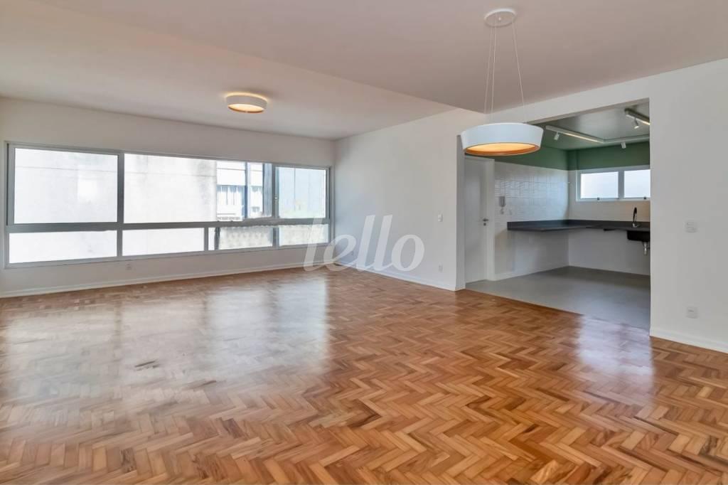 SALA de Apartamento à venda, Padrão com 180 m², 3 quartos e 1 vaga em Higienópolis - São Paulo