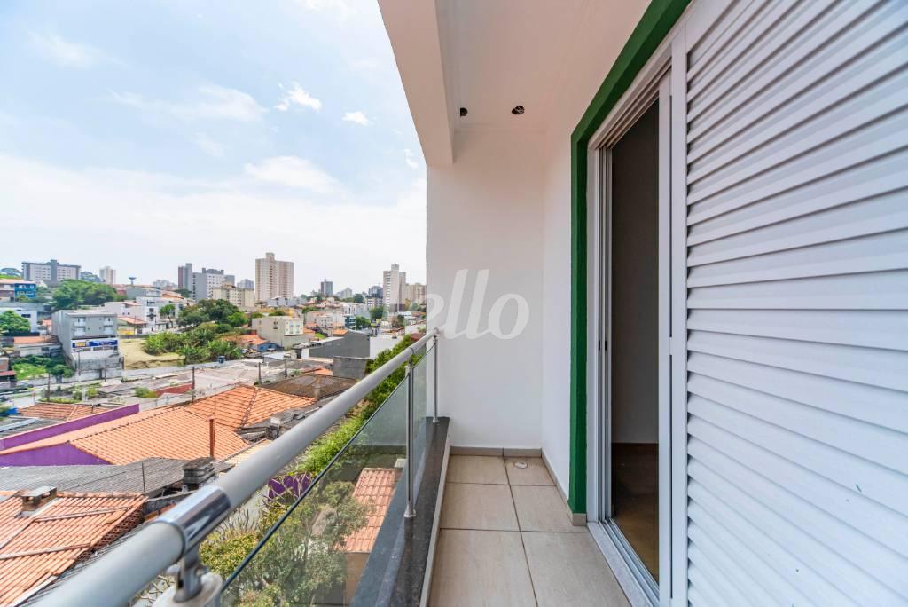 VARANDA DO QUARTO 1 de Casa à venda, sobrado com 360 m², 4 quartos e 5 vagas em Vila Bastos - Santo André