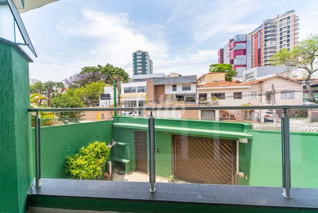 VARANDA DOS QUARTOS 2 E 3 de Casa à venda, sobrado com 360 m², 4 quartos e 5 vagas em Vila Bastos - Santo André