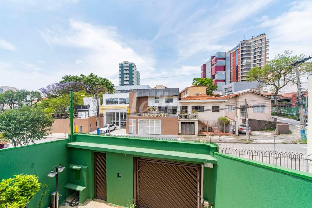 VARANDA DOS QUARTOS 2 E 3 de Casa à venda, sobrado com 360 m², 4 quartos e 5 vagas em Vila Bastos - Santo André