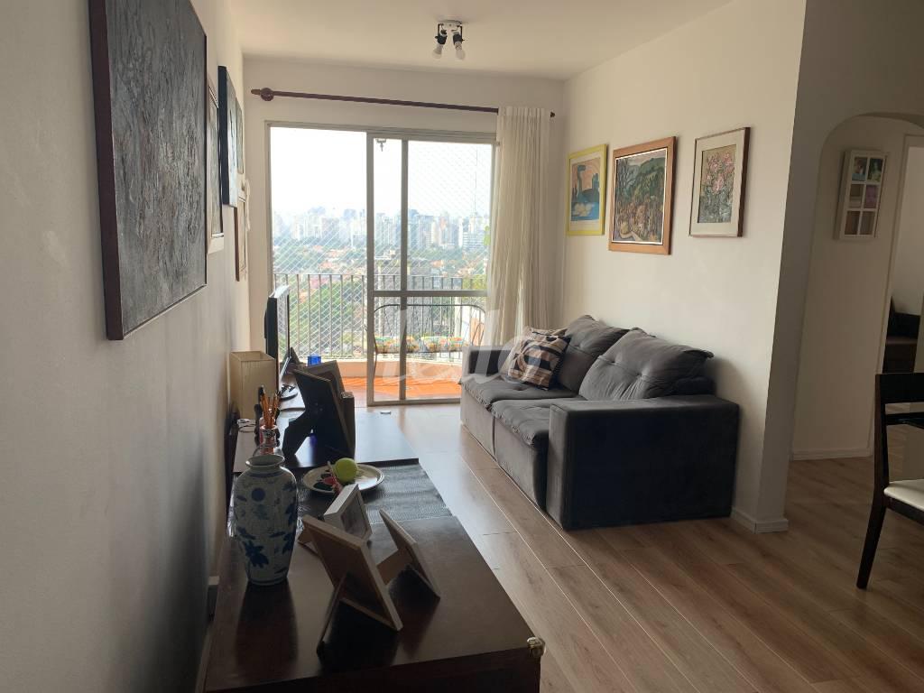 SALA de Apartamento à venda, Padrão com 60 m², 2 quartos e 1 vaga em Campo Belo - São Paulo