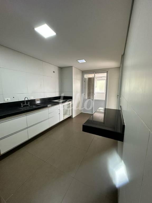 COZINHA de Apartamento à venda, Padrão com 150 m², 3 quartos e 3 vagas em Vila Albertina - São Paulo