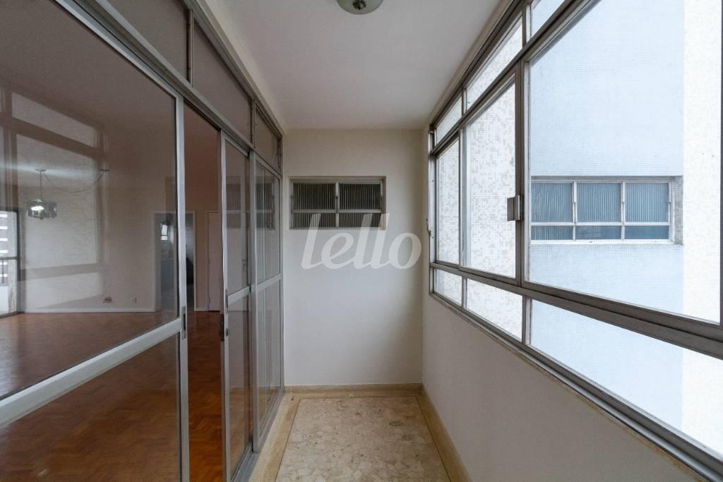 SACADA 2 SALA de Apartamento para alugar, Padrão com 216 m², 3 quartos e 2 vagas em Mooca - São Paulo