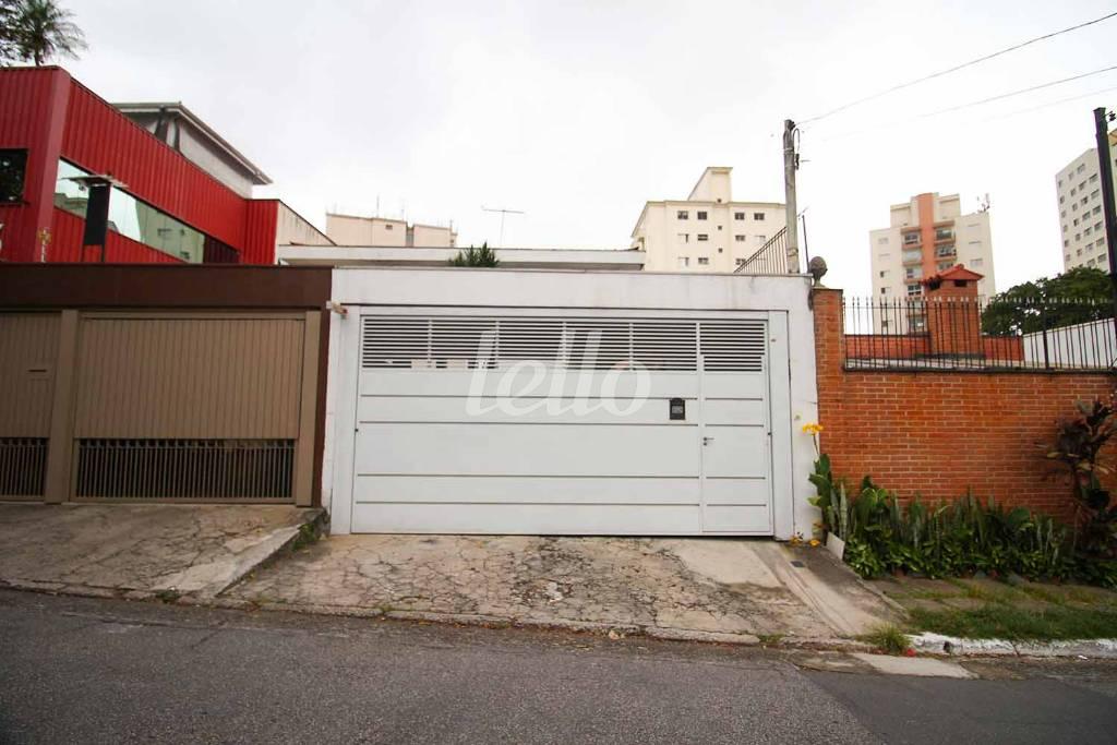 FACHADA de Casa à venda, sobrado com 200 m², 3 quartos e 4 vagas em Vila Congonhas - São Paulo