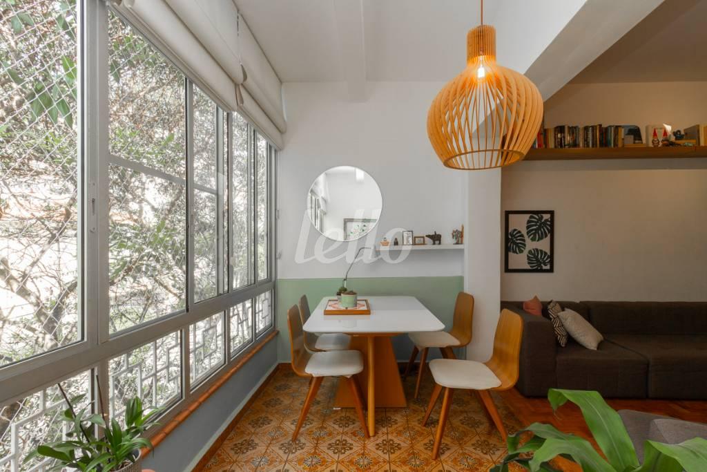 VARANDA de Apartamento para alugar, Padrão com 132 m², 3 quartos e 1 vaga em Pinheiros - São Paulo